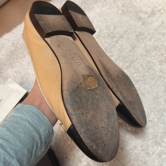 captoe sz 37.5 great condition. Only wear on sole. Selling as my feet are wider - Picture 3 of 6